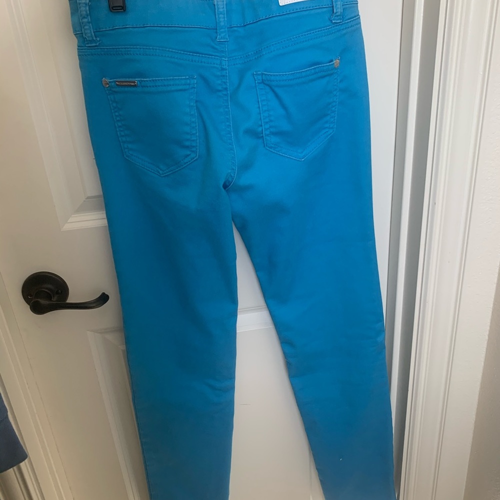 Blue jeans! - Picture 2 of 3